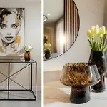 Stunning Contemporary 3-bedroom Corner In The Idyllic Oasis 325, Apartament Estepona