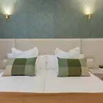 Apartament Stunning Contemporary 3-bedroom Corner In The Idyllic Oasis 325,