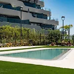 Apartament Stunning Contemporary 3-bedroom Corner In The Idyllic Oasis 325, *