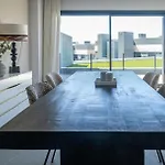 Stunning Contemporary 3-bedroom Corner In The Idyllic Oasis 325, Apartament *