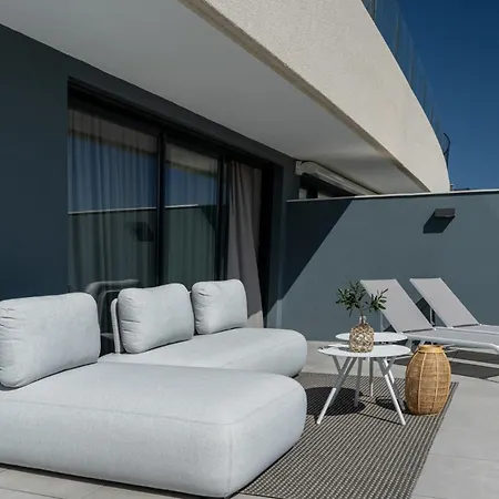 Apartamento Stunning Contemporary 3-bedroom Corner In The Idyllic Oasis 325, *