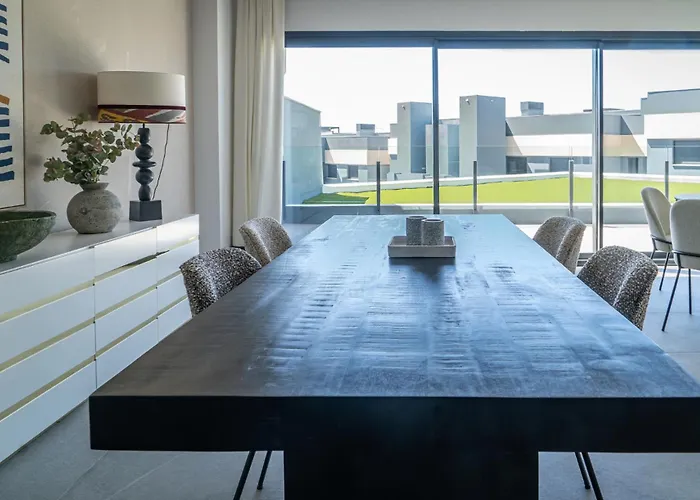 Stunning Contemporary 3-bedroom Corner In The Idyllic Oasis 325, Apartamento *