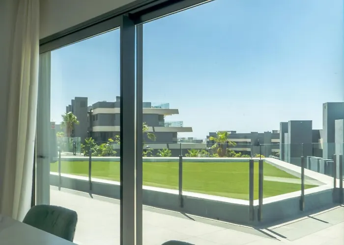 Stunning Contemporary 3-bedroom Corner In The Idyllic Oasis 325, Apartament *