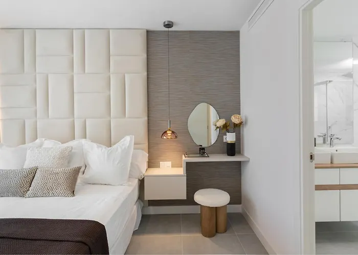 Stunning Contemporary 3-bedroom Corner In The Idyllic Oasis 325, Apartment *