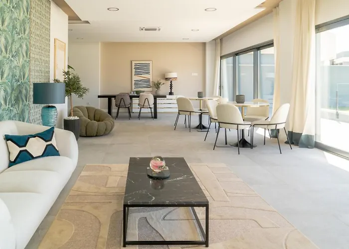 Apartment Stunning Contemporary 3-bedroom Corner In The Idyllic Oasis 325,